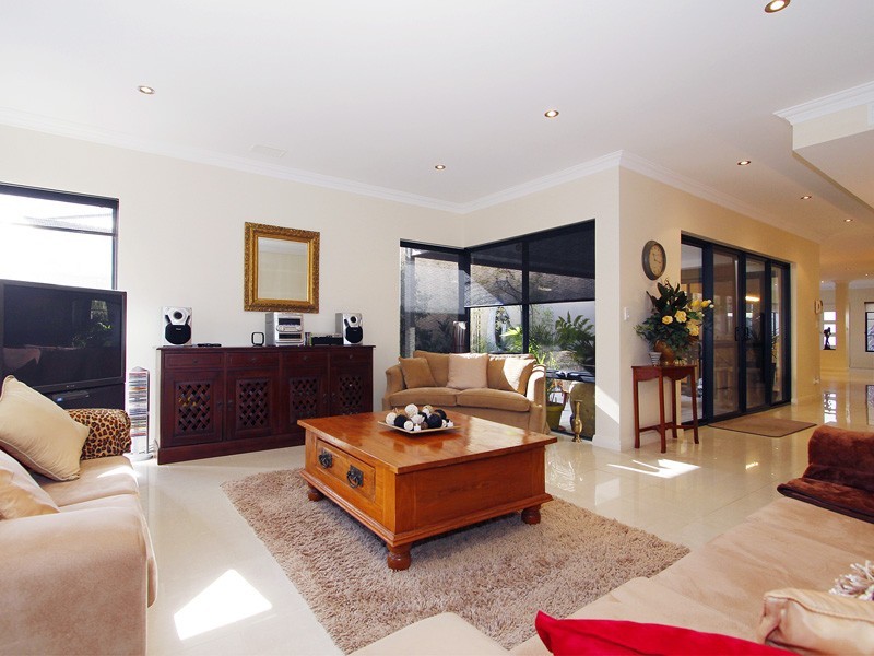 201a Riseley St, Booragoon WA 6154