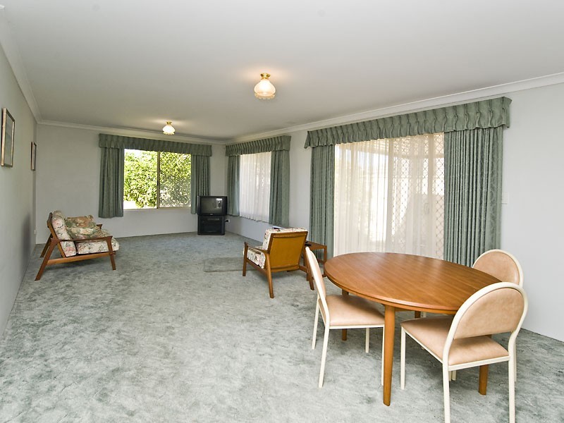 15 Portsea Gardens, Jandakot WA 6164