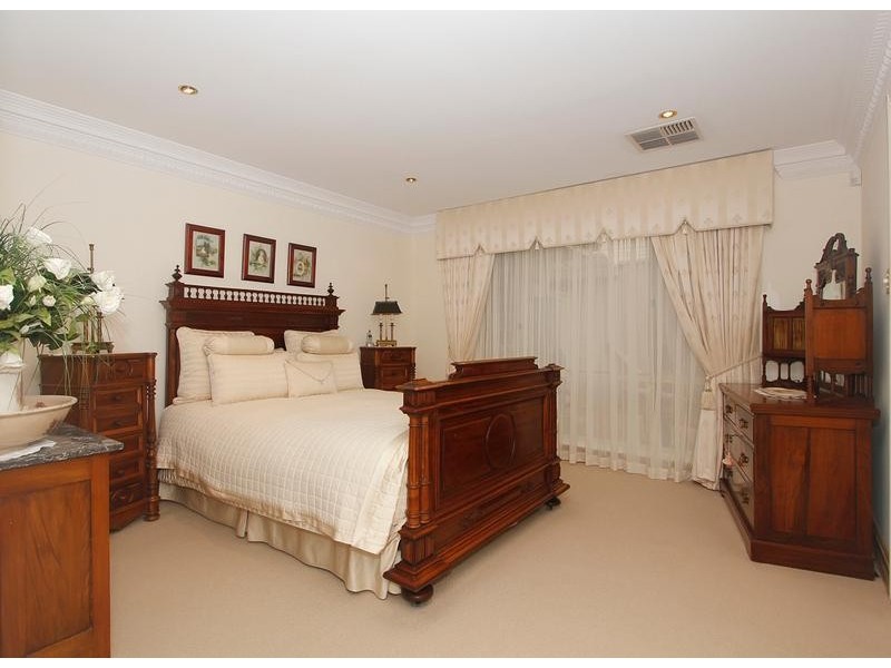 13 Ormond Rd, Attadale WA 6156