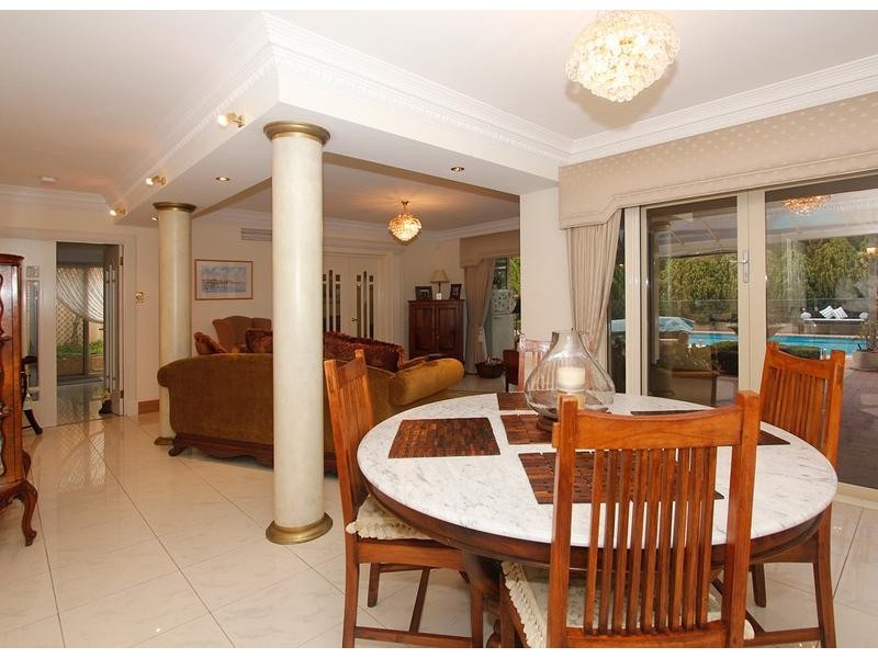 13 Ormond Rd, Attadale WA 6156