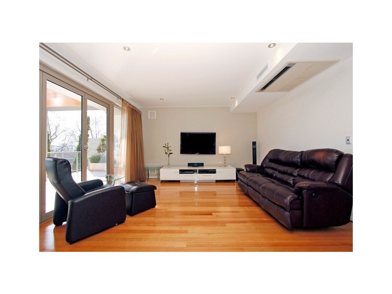 1/13 Tweeddale Rd, Applecross WA 6153