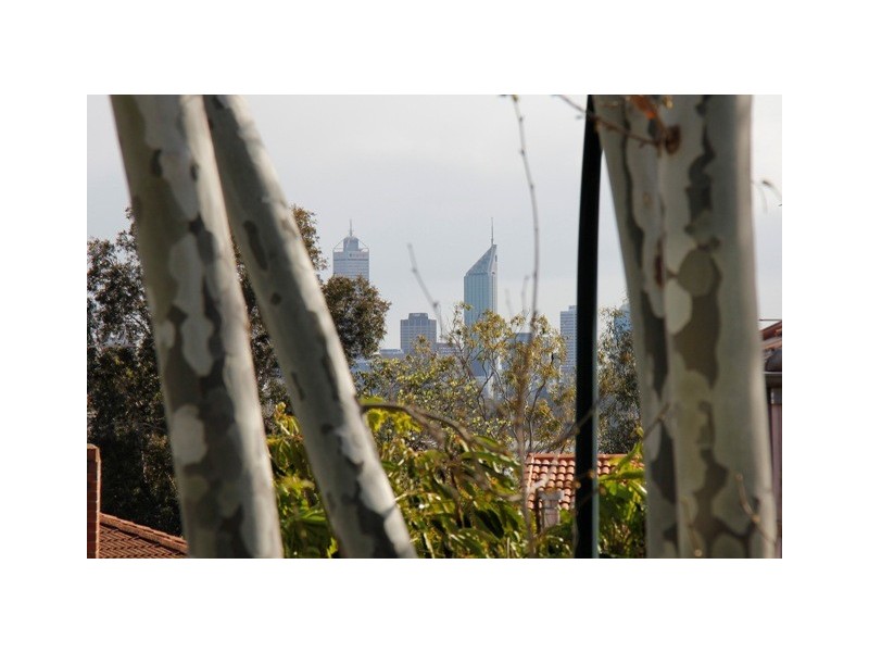 1/13 Tweeddale Rd, Applecross WA 6153