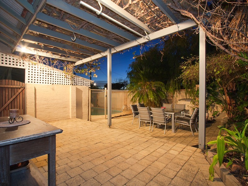 12a Marr St, Myaree WA 6154
