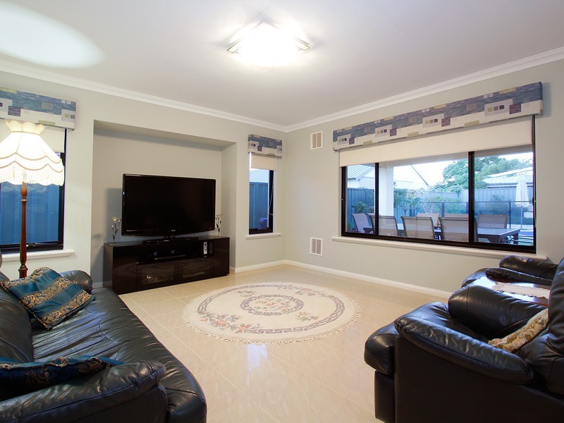 5a Henley Rd, Mount Pleasant WA 6153