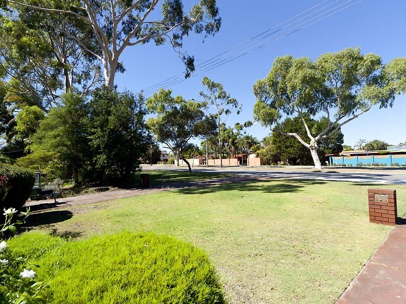 181a Riseley St, Booragoon WA 6154