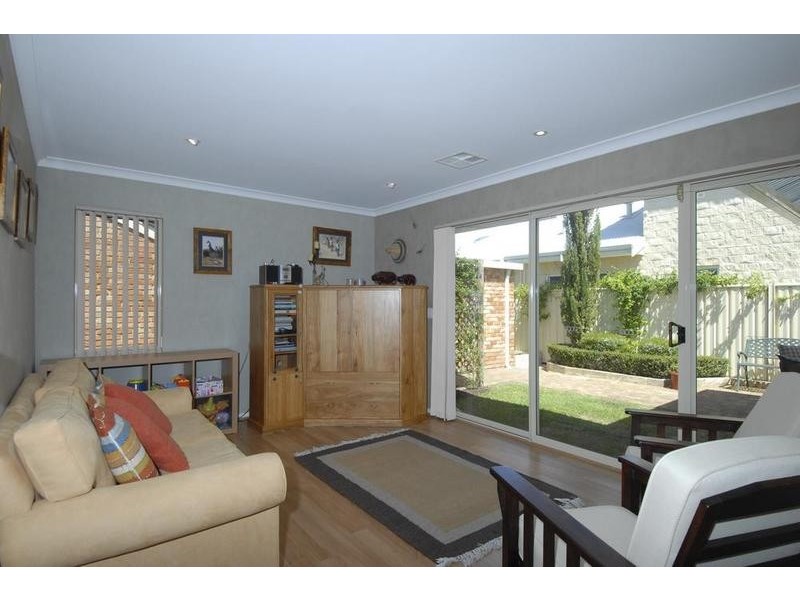 21 Lilian Ave, Applecross WA 6153