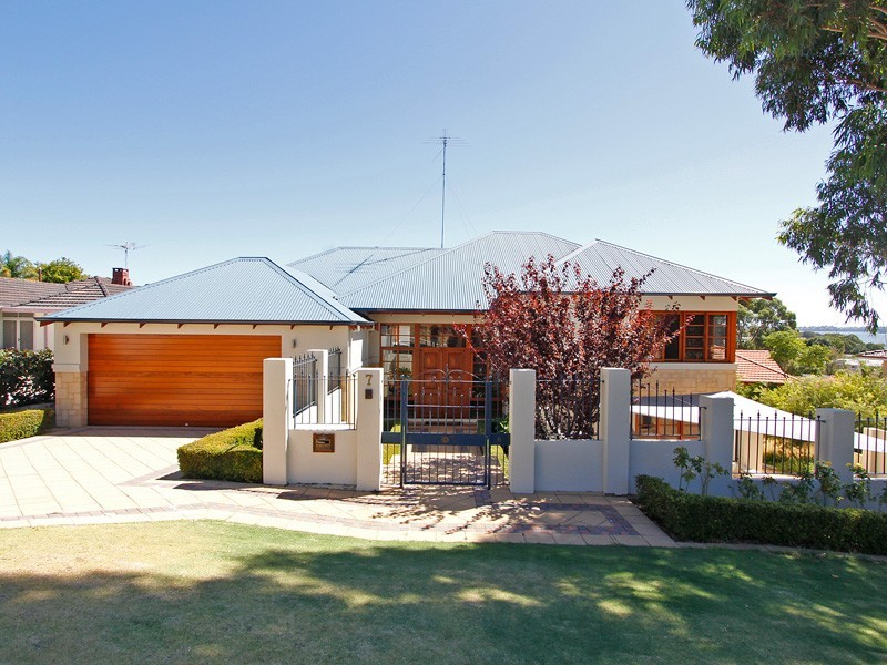 7 Barnard St, Alfred Cove WA 6154