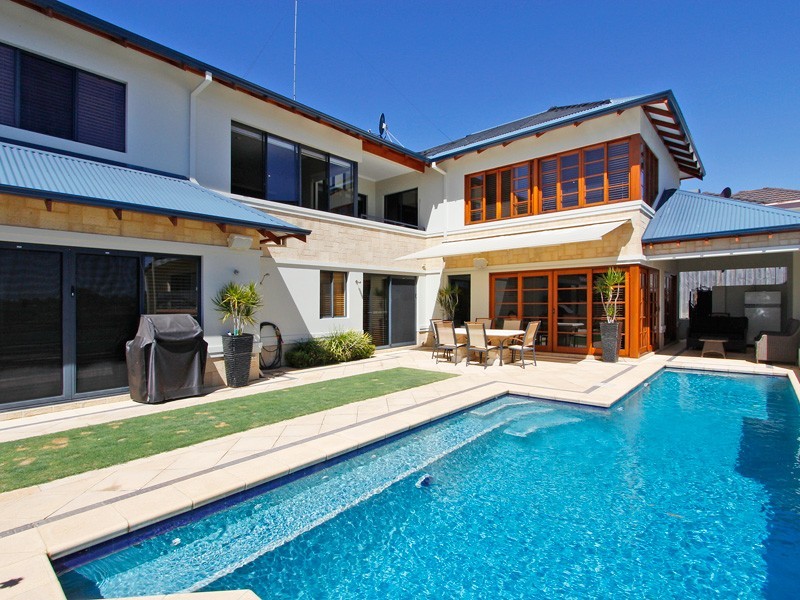 7 Barnard St, Alfred Cove WA 6154