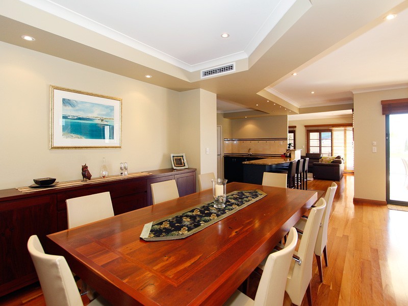 7 Barnard St, Alfred Cove WA 6154