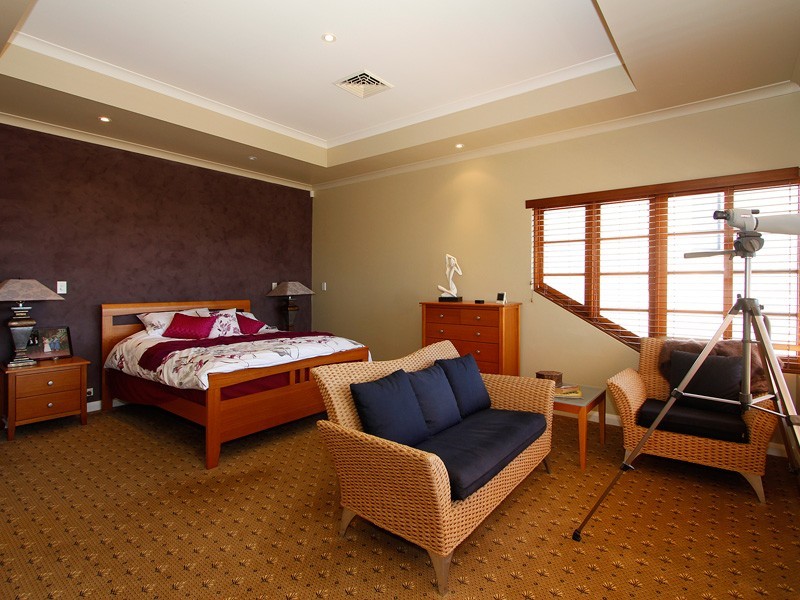 7 Barnard St, Alfred Cove WA 6154