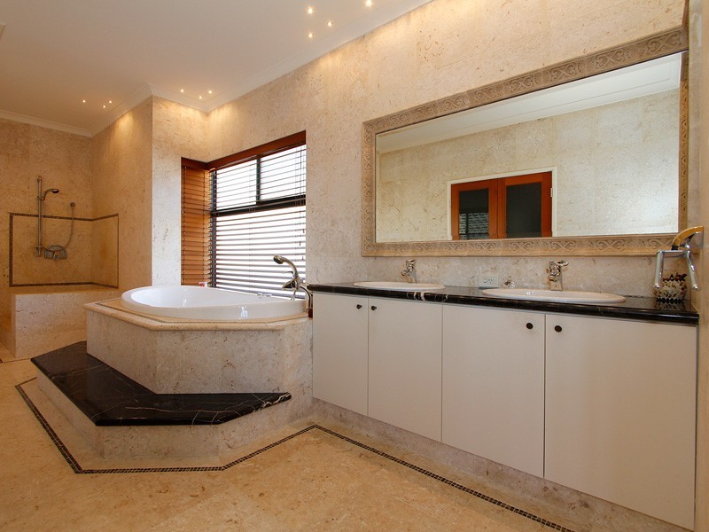 7 Barnard St, Alfred Cove WA 6154