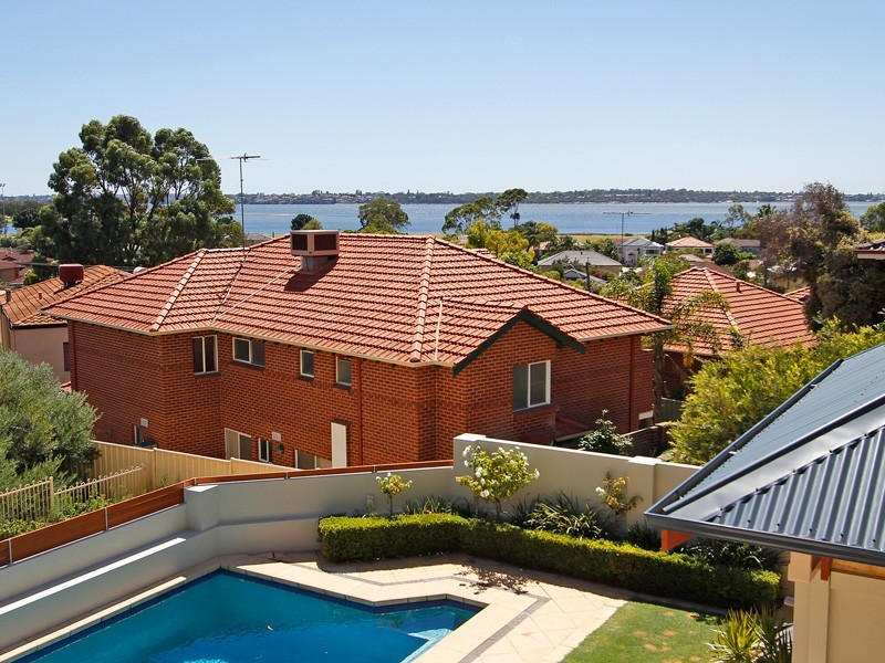 7 Barnard St, Alfred Cove WA 6154
