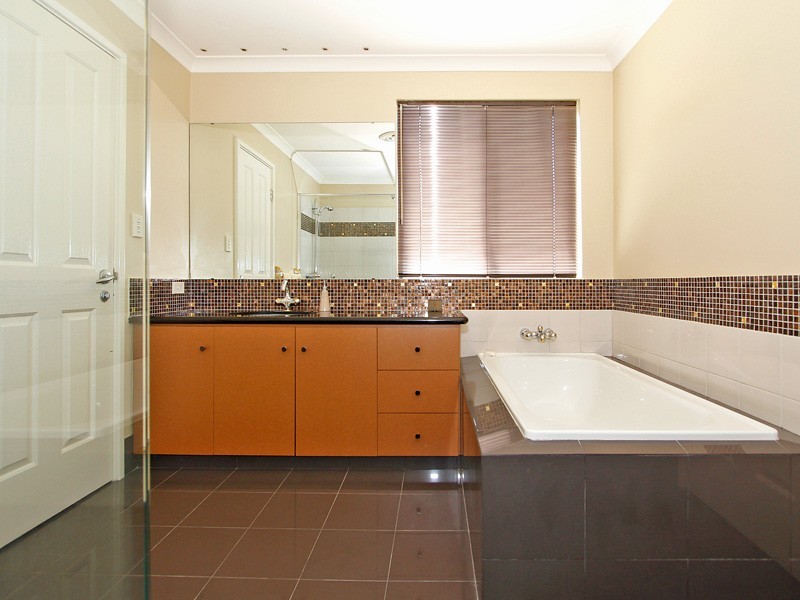 7 Barnard St, Alfred Cove WA 6154