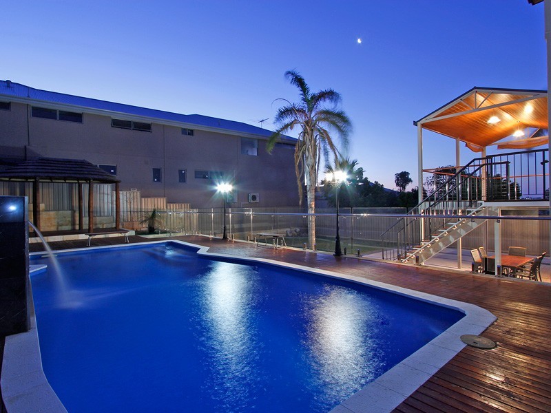 81 Point Walter Rd, Bicton WA 6157