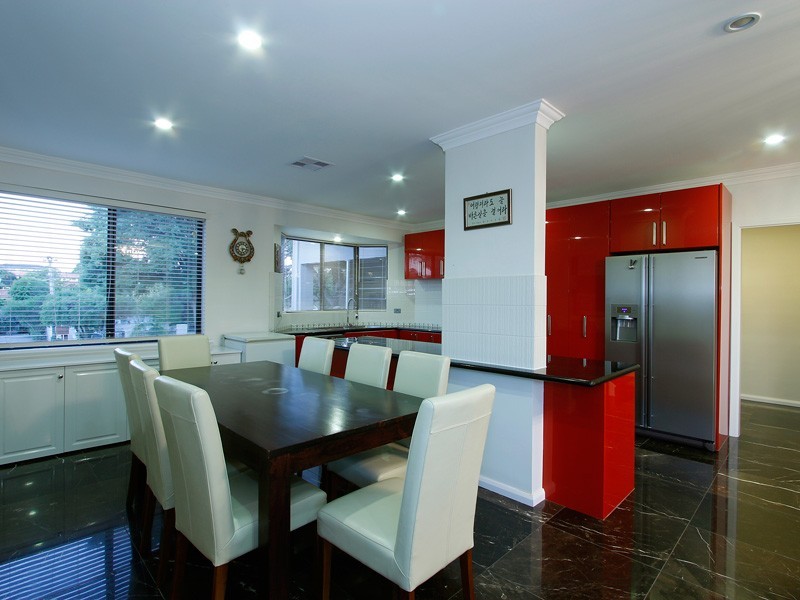 81 Point Walter Rd, Bicton WA 6157