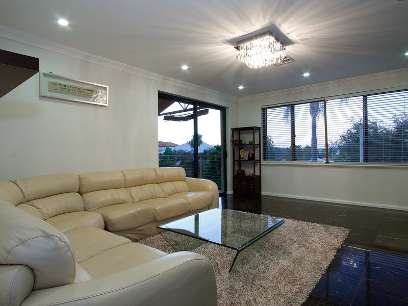81 Point Walter Rd, Bicton WA 6157