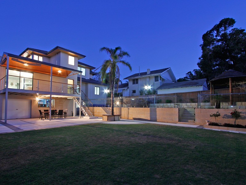 81 Point Walter Rd, Bicton WA 6157