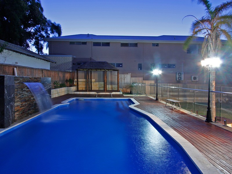 81 Point Walter Rd, Bicton WA 6157