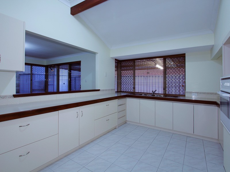 4 Areca Close, Munster WA 6166