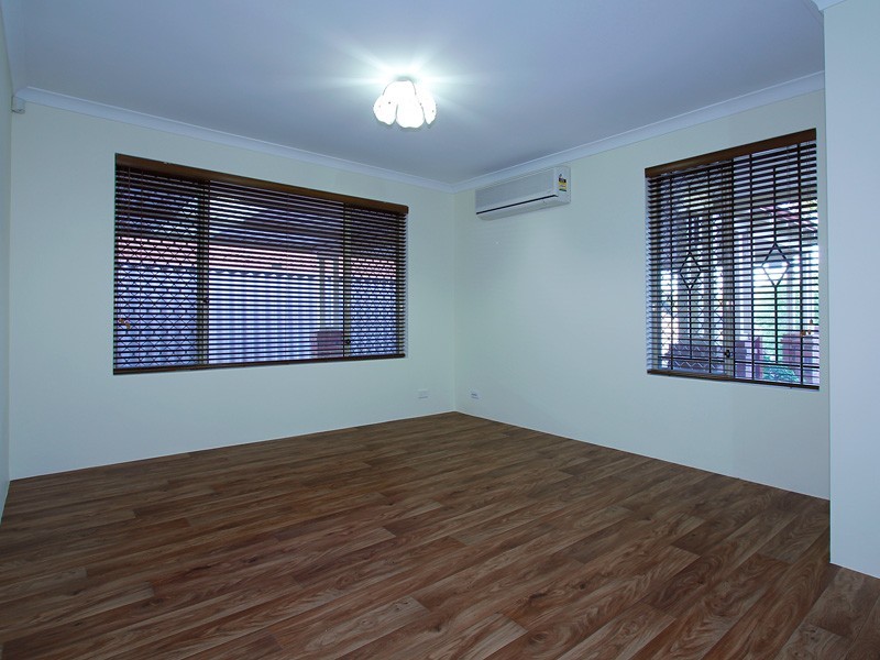 4 Areca Close, Munster WA 6166