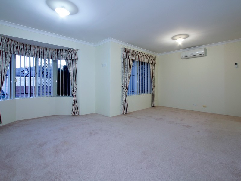 4 Areca Close, Munster WA 6166