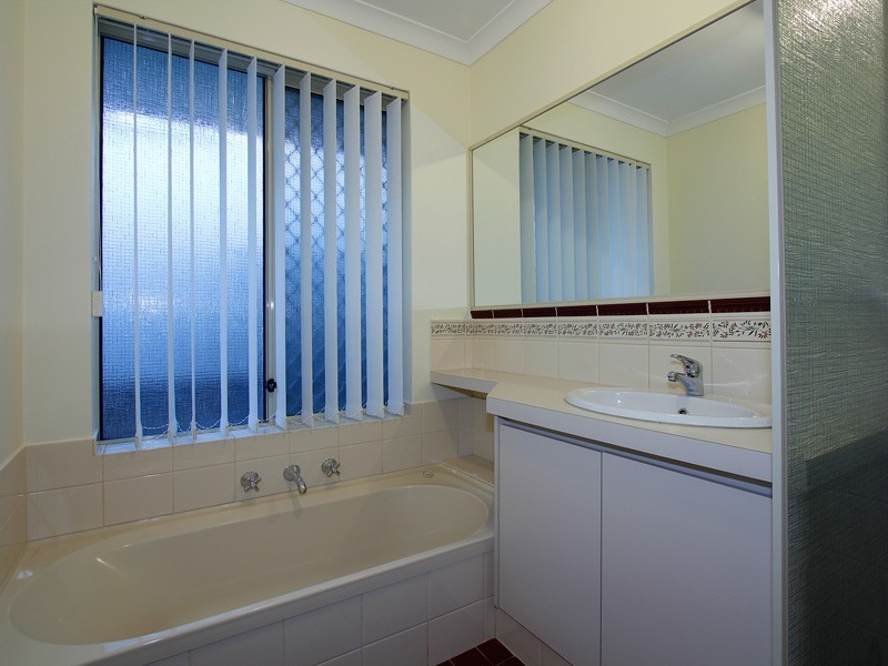 4 Areca Close, Munster WA 6166