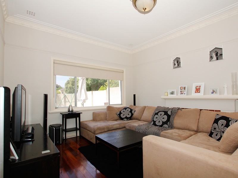 69 Reynolds Rd, Mount Pleasant WA 6153