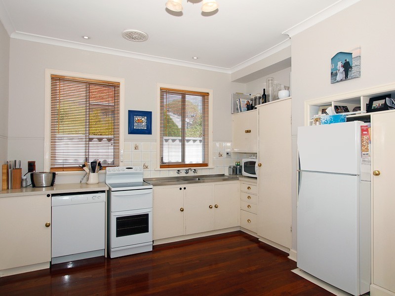 69 Reynolds Rd, Mount Pleasant WA 6153