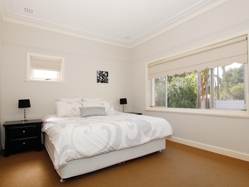 69 Reynolds Rd, Mount Pleasant WA 6153