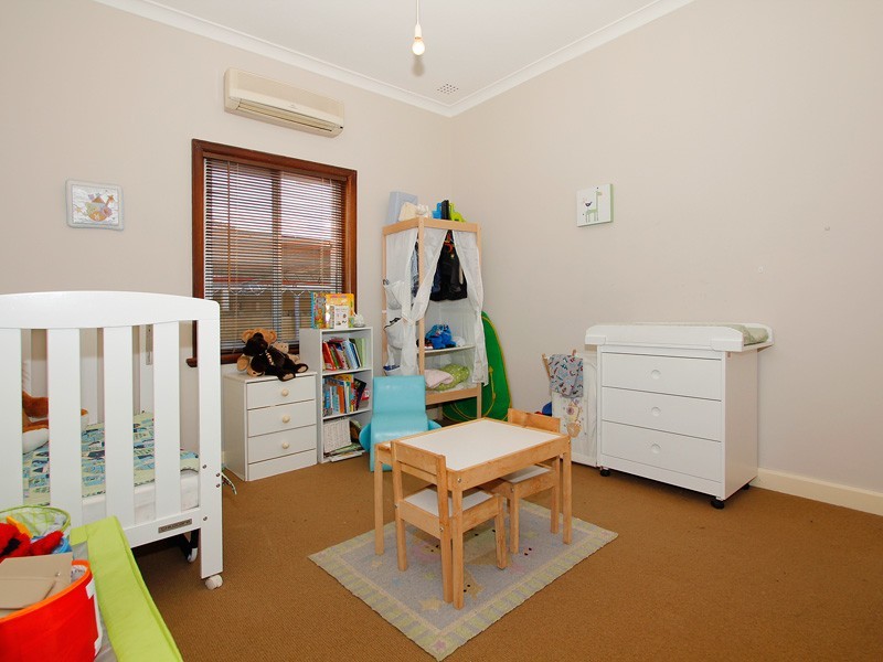 69 Reynolds Rd, Mount Pleasant WA 6153