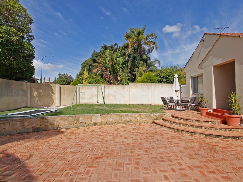 69 Reynolds Rd, Mount Pleasant WA 6153