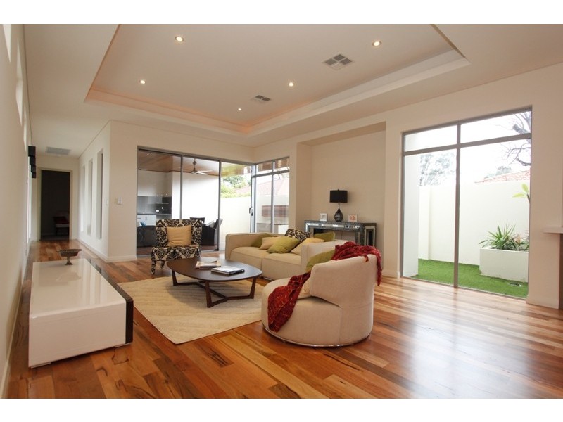 11d Sleat Rd, Mount Pleasant WA 6153