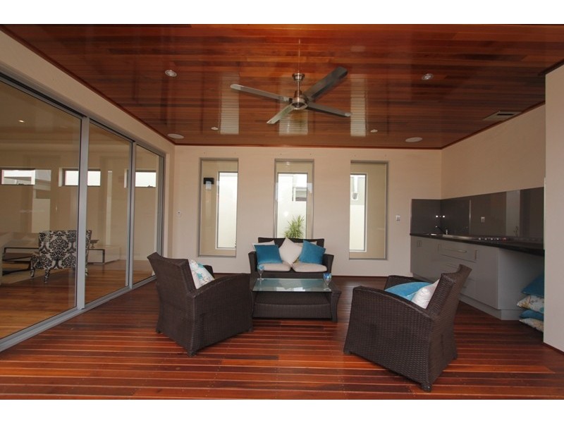 11d Sleat Rd, Mount Pleasant WA 6153