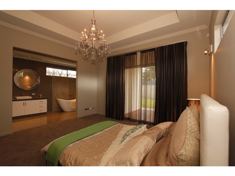 11d Sleat Rd, Mount Pleasant WA 6153