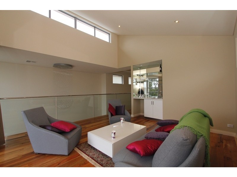 11d Sleat Rd, Mount Pleasant WA 6153