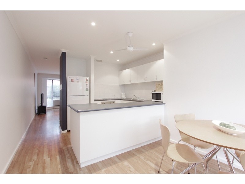 2/2 Lakeside Tce, Mount Pleasant WA 6153