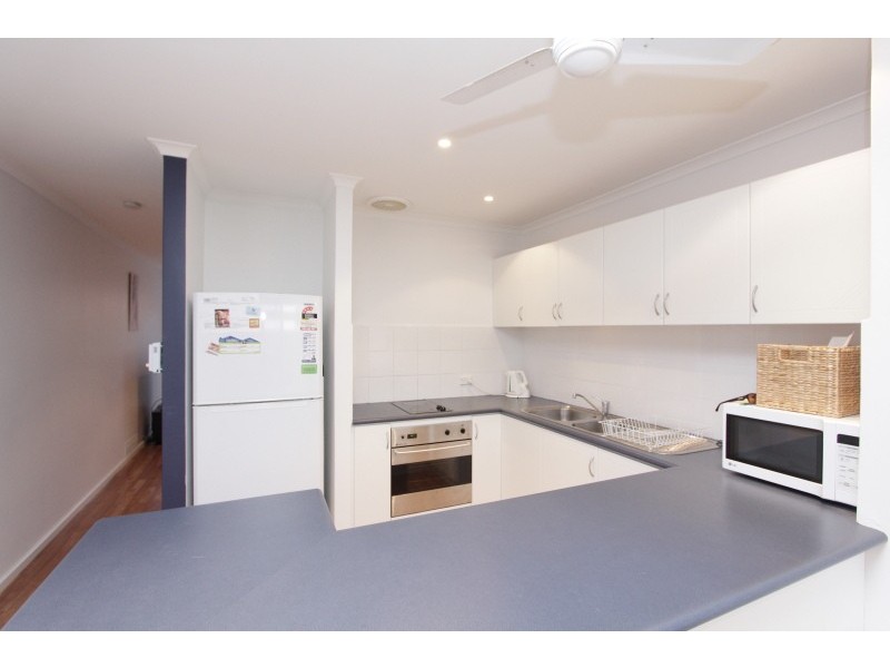 2/2 Lakeside Tce, Mount Pleasant WA 6153