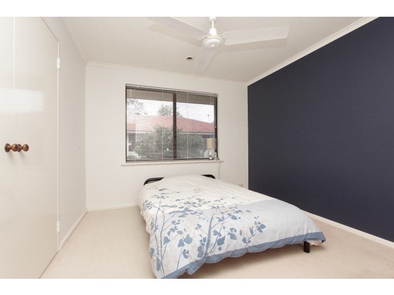 2/2 Lakeside Tce, Mount Pleasant WA 6153