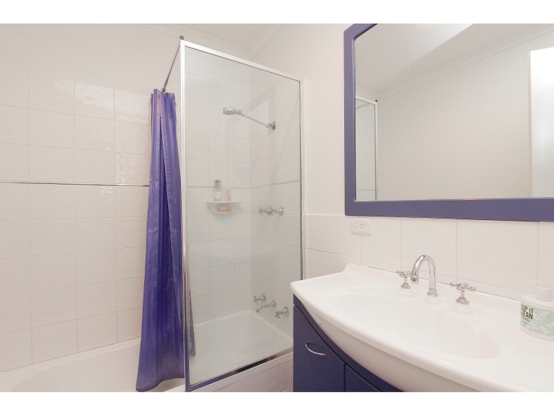 2/2 Lakeside Tce, Mount Pleasant WA 6153