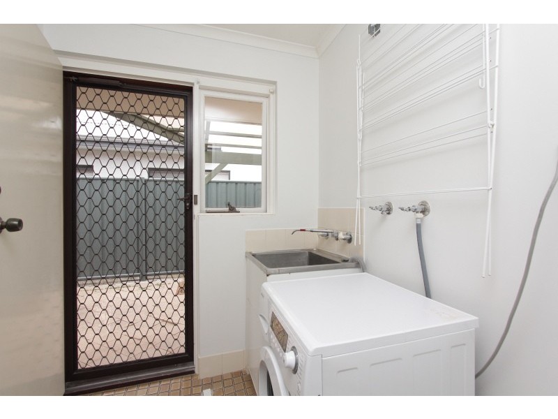 2/2 Lakeside Tce, Mount Pleasant WA 6153