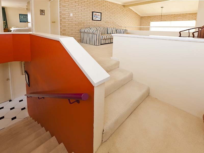 7 Jackson Ave, Winthrop WA 6150