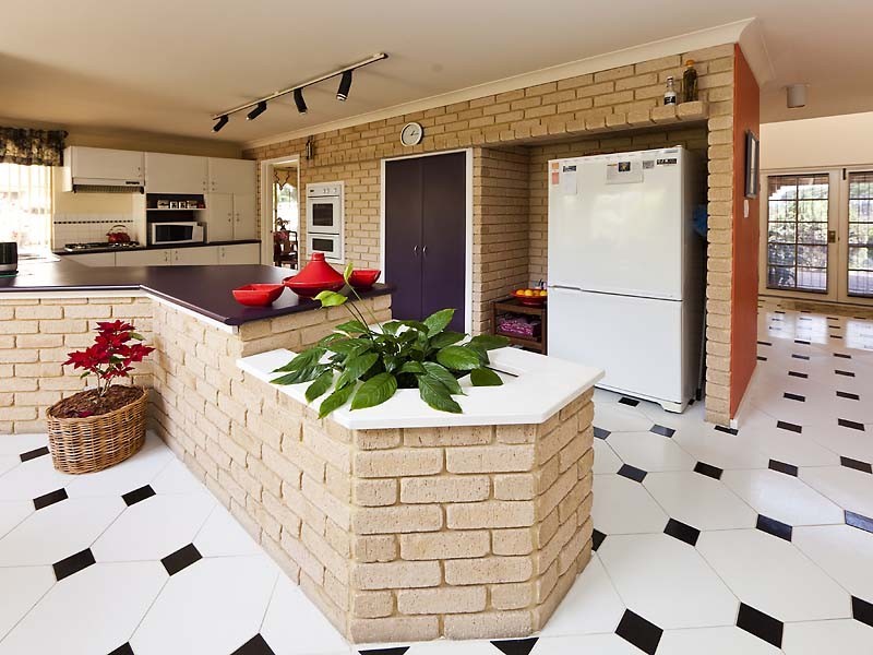 7 Jackson Ave, Winthrop WA 6150