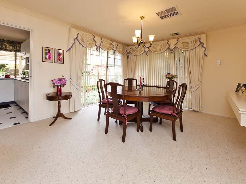 7 Jackson Ave, Winthrop WA 6150