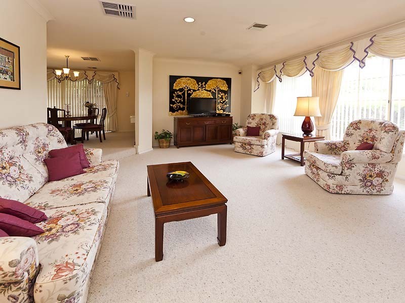 7 Jackson Ave, Winthrop WA 6150