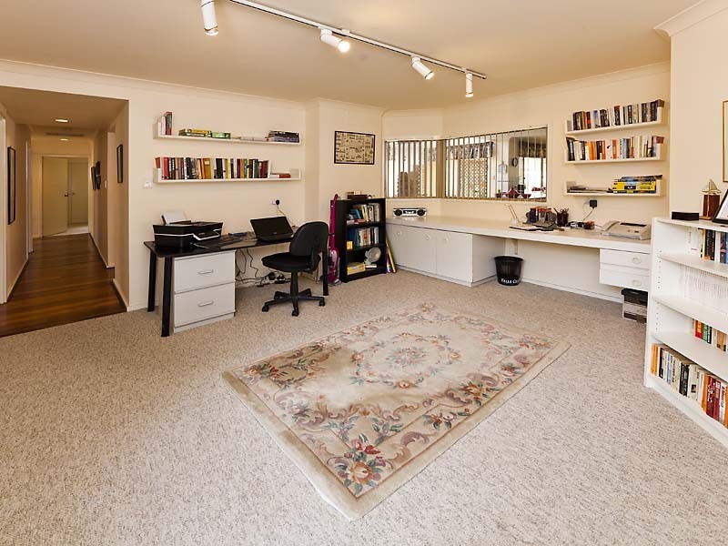 7 Jackson Ave, Winthrop WA 6150