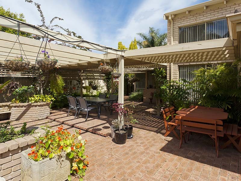 7 Jackson Ave, Winthrop WA 6150