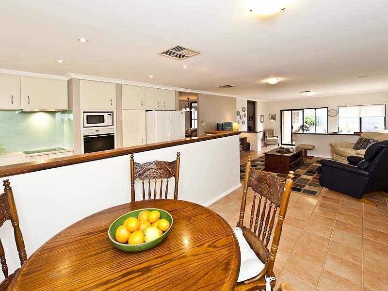 4 Millcroft Elbow, Jandakot WA 6164