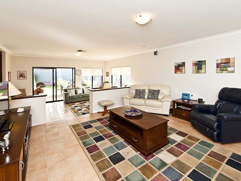 4 Millcroft Elbow, Jandakot WA 6164