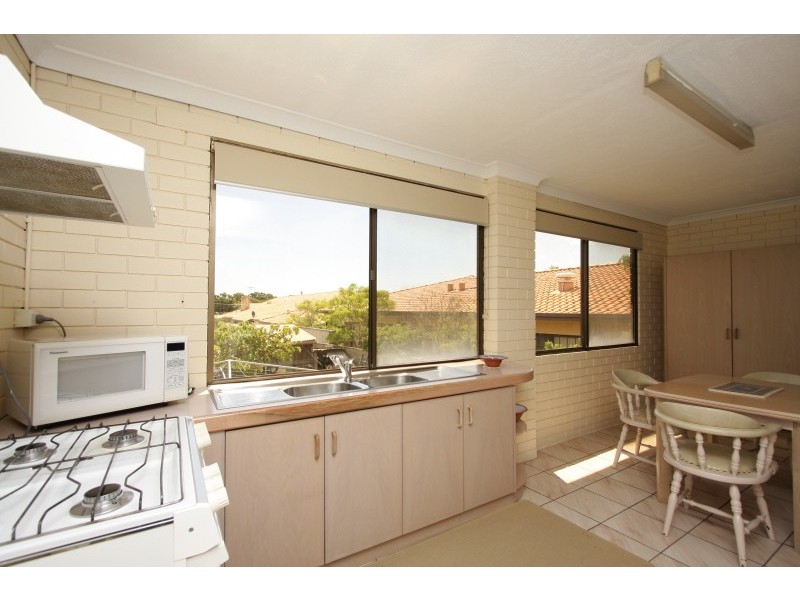 31 Ivermey Road, Hamilton Hill WA 6163