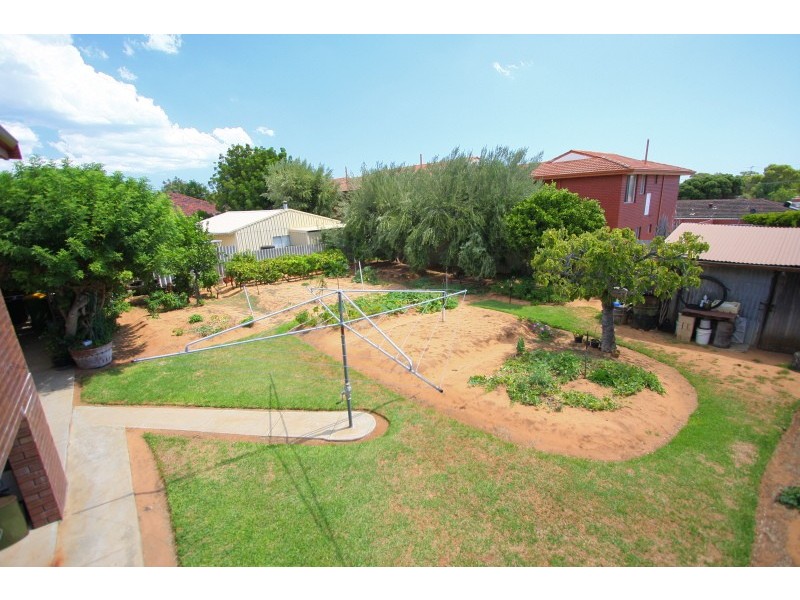 31 Ivermey Road, Hamilton Hill WA 6163